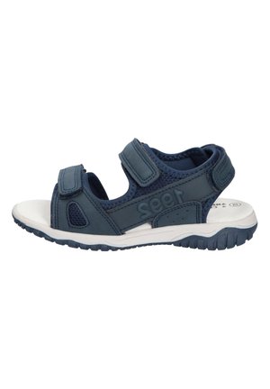 Dziecięca granatowa sandałka z regulowanymi paskami na rzep, oddychającymi siateczkowymi bokami, białą wyściełaną podeszwą i fakturowaną gumową podeszwą zewnętrzną.