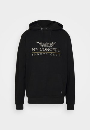 Czarna bluza z kapturem, kieszenią z przodu, sznurkami i białym napisem "NY CONCEPT SPORTS CLUB" pod grafiką gałęzi.