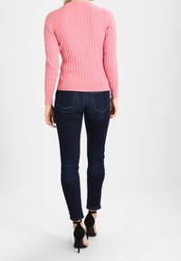 GANT Stickad tröja - light pink