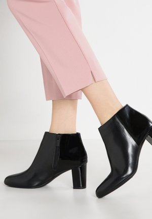 Ankle boot