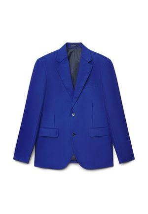 Blaues maßgeschneidertes Herren-Sakko mit zwei Knöpfen, Stegkragen und Pattentaschen auf weißem Hintergrund.