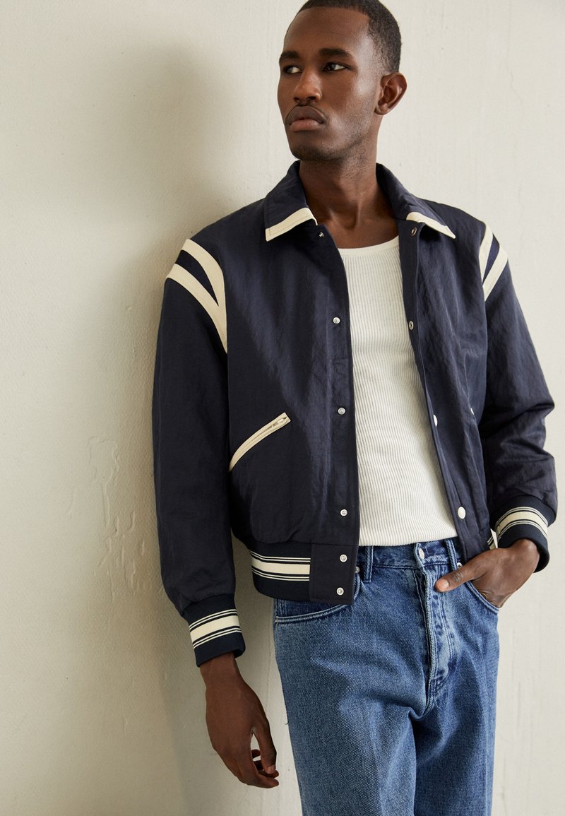 Emporio Armani BLOUSON JACKET Blouson Bomber blu navy/bleu marine