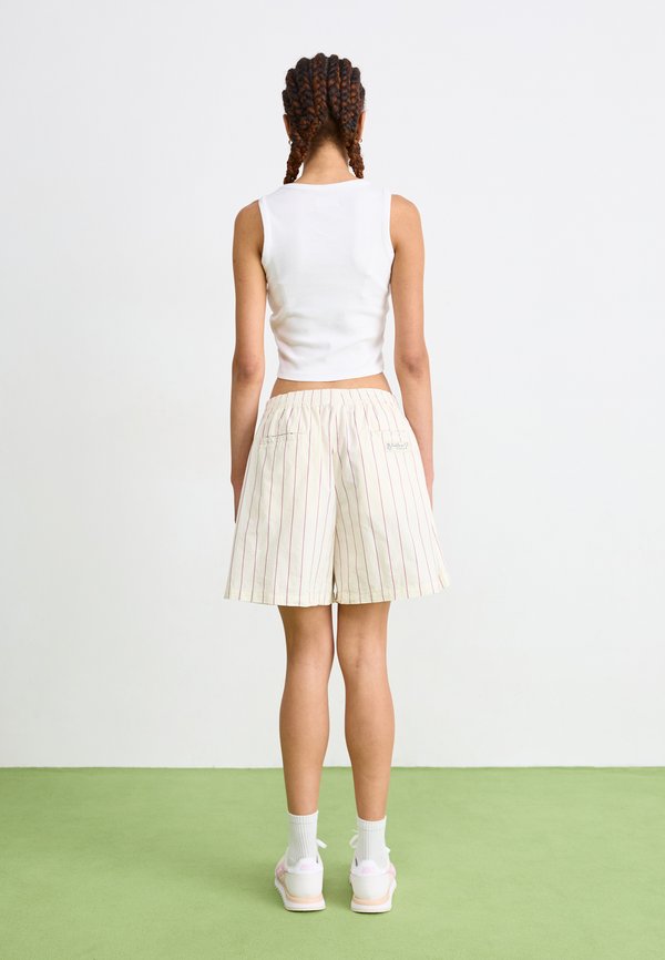 PRIMAVERA - Shorts - tofu3