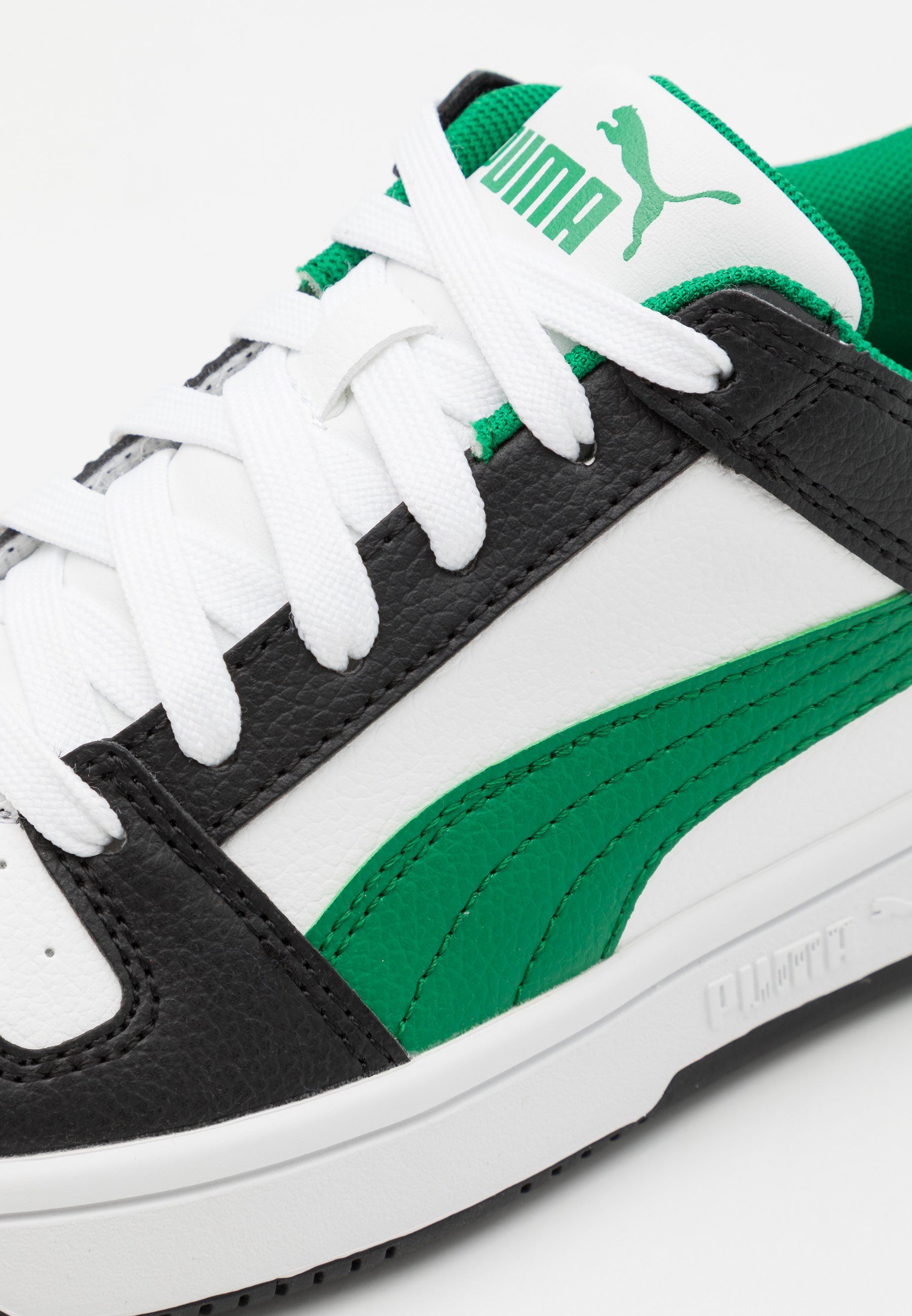 Puma REBOUND LAYUP - Sneakers laag - white/green/black/wit - Zalando.nl