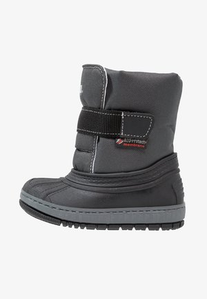Botte d'hiver isolée noire et grise avec semelle épaisse et bride réglable avec label membrane ALU-protect.