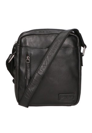 Borsa messenger in pelle nera con tasca frontale con zip e tracolla regolabile. Presenta il logo del marchio in rilievo e una texture liscia.