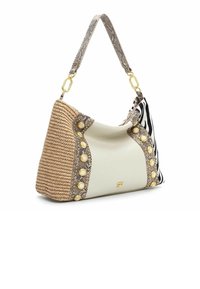 Borsa a tracolla in pelle bianca e paglia intrecciata con un accento a stampa zebra, dettagli in metallo dorato e borchie decorative circolari sui lati.