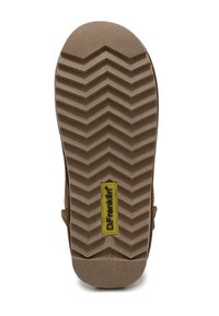 Suela de zapato de goma marrón con un patrón de Banda de rodadura en zigzag, con marca en relieve en amarillo y un sello de tamaño 32 en la parte inferior.