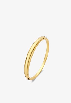 Gouden ring met een gladde, gepolijste afwerking. Rond, dun ontwerp met een lichte kromming en een minimalistische uitstraling. Geen extra patronen of details.