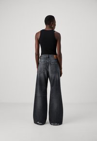 Diesel 1996 D-SIRE - Platėjantys džinsai - 02