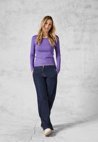 Cecil MIT RUNDHALS - Langarmshirt - lila
