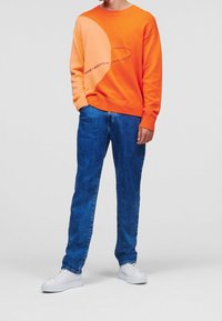 KARL LAGERFELD Stickad tröja - orange