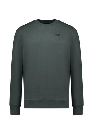 Donkergroene sweater met lange mouwen en ronde hals met kleine zwarte tekst "Denim Dept. Core Jeans" op de linkerborst.
