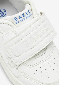 Baker by Ted Baker REGULAR FIT - Încălțăminte bebeluși - white