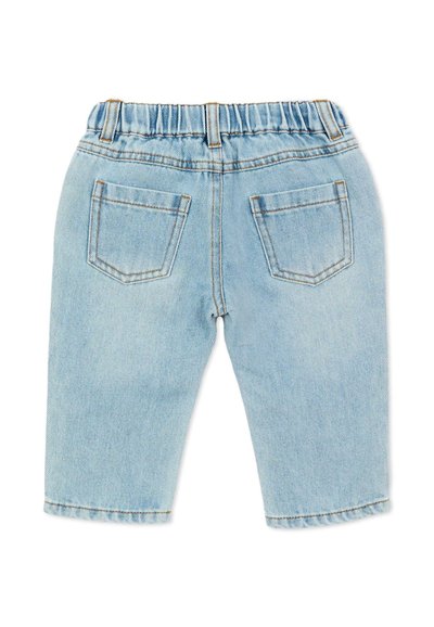 Pantalones cortos de mezclilla para niños pequeños en azul claro, con cintura elástica y dos bolsillos traseros.