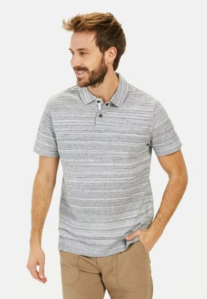 Grijs gestreept poloshirt met korte mouwen, voorzien van een kraag, knoopdetails en een zachte stofstructuur.