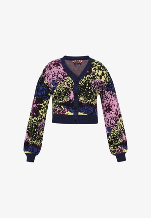 Cardigan court en tricot avec un col en V, présentant un motif abstrait coloré dans les tons de rose, jaune, bleu et noir, avec une fermeture à boutons.