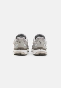 Nike Sportswear P-6000 PRM  - Trainers - light iron ore/metallic silver/photon dust/flat pewter/summit white