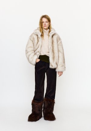 PULL&BEAR Téli dzseki - beige