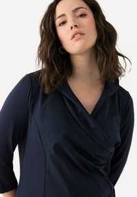 Ulla Popken COLLARED - Långärmad tröja - navy blue
