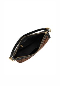Bolso de piel de leopardo marrón con acentos negros, cierre de cremallera, herrajes dorados y una superficie texturada. Interior forrado en tela negra.