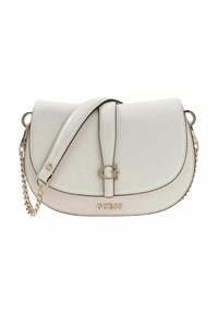 Sac bandoulière en cuir blanc à forme incurvée, avec des ferrures couleur or et le logo « GUESS ». Doté d'une bandoulière chaîne et de coutures contrastées.