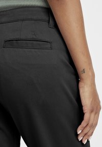 Oxmo OXDONETA - Chino hlače - black