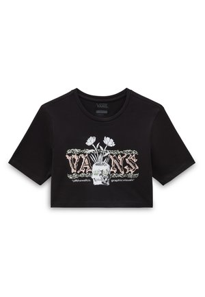 La camiseta negra corta presenta un diseño gráfico con un skull y flores, mangas cortas y cuello redondo. Está hecha de material de algodón suave.