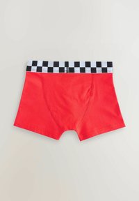 Røde bomulds-boxershorts med en ternet sort og hvidt elastikbånd. Har en tætsiddende pasform og glat tekstur, designet til komfort.