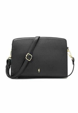 Czarna torebka na ramię z teksturowanej skóry z regulowanym paskiem i małym złotym metalowym logo na środku z przodu, na białym tle.