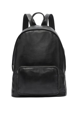 Schwarzer Leder-Rucksack mit runder Form, verstellbaren Trägern, einer Front-Reißverschlusstasche und dezentem Logo-Detail am Boden.