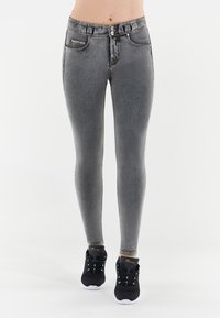 Freddy N.O.W.® DENIM - Skinny-Farkut - jeans grigio cuciture gialle