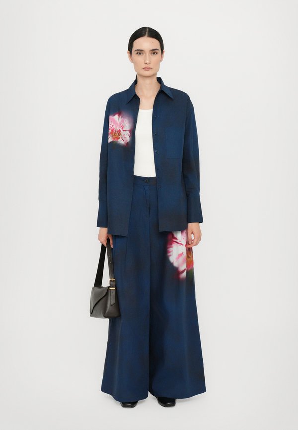 TREMITI - Trousers - blau2