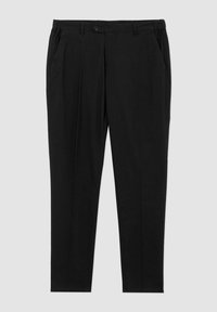 Pantalons slim-fit noirs avec fermeture à bouton sur le devant, poches latérales, passants de ceinture et design plat devant sur un fond gris clair.