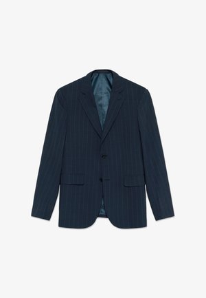 Blazer blu navy a righe sottili, monopetto, con due tasche frontali, rever a lancia, bottoni neri e una fodera blu liscia.