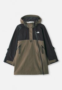 Ūdensizturīgs jaka ar melnā un olīvu krāsu blokāžas dizainu, kapuci ar auklām un ar rāvējslēdzējiem aizveramiem sānu kabatām. Pastiprinātas piedurknes.