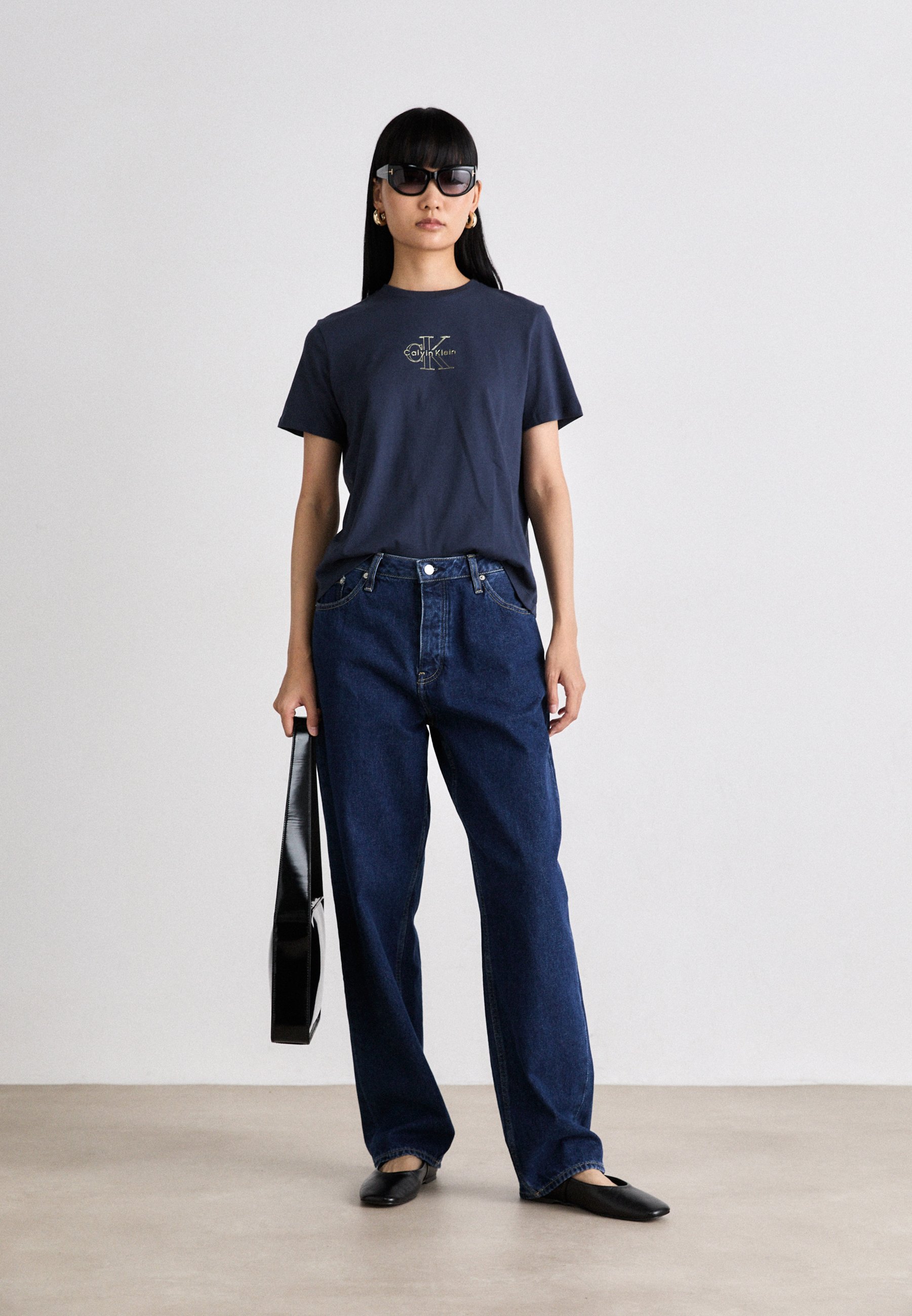 大人気★  Jeans★ CKJ HeavyCotton Crewneck Tshirt T-shirt Calvin Klein Jeans | Regular Fit | kolor Ecru | Gomez.pl