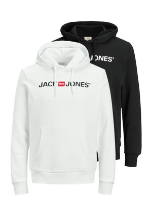 Dwie bluzy z kapturem JACK & JONES, jedna biała z czarnym logo, druga czarna z białym logo, obie z przednimi kieszeniami i kapturami ze sznurkiem.