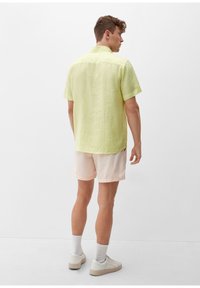 s.Oliver KURZARM - Overhemd - limettengrün