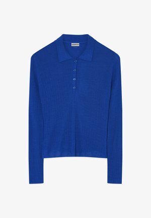 Cămașă polo cu mânecă lungă în nuanță vibrantă de albastru, având o textură ribbed, plăcuță cu nasturi și un design clasic al gulerului. Finisaj din material moale.