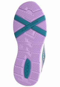 Sole di scarpa in gomma viola con grip testurizzato, un accento a forma di croce color turchese etichettato "FLEX ZONE" e un piccolo numero "31" in rilievo.