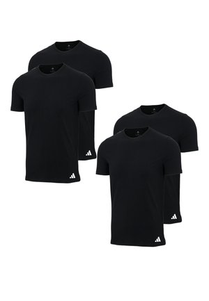 Sæt af fire sorte T-shirts med rund hals, korte ærmer og en hvid logoaccent på nederste venstre søm. Glat stofstruktur.