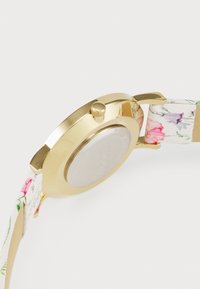 Thumbnail Image 5