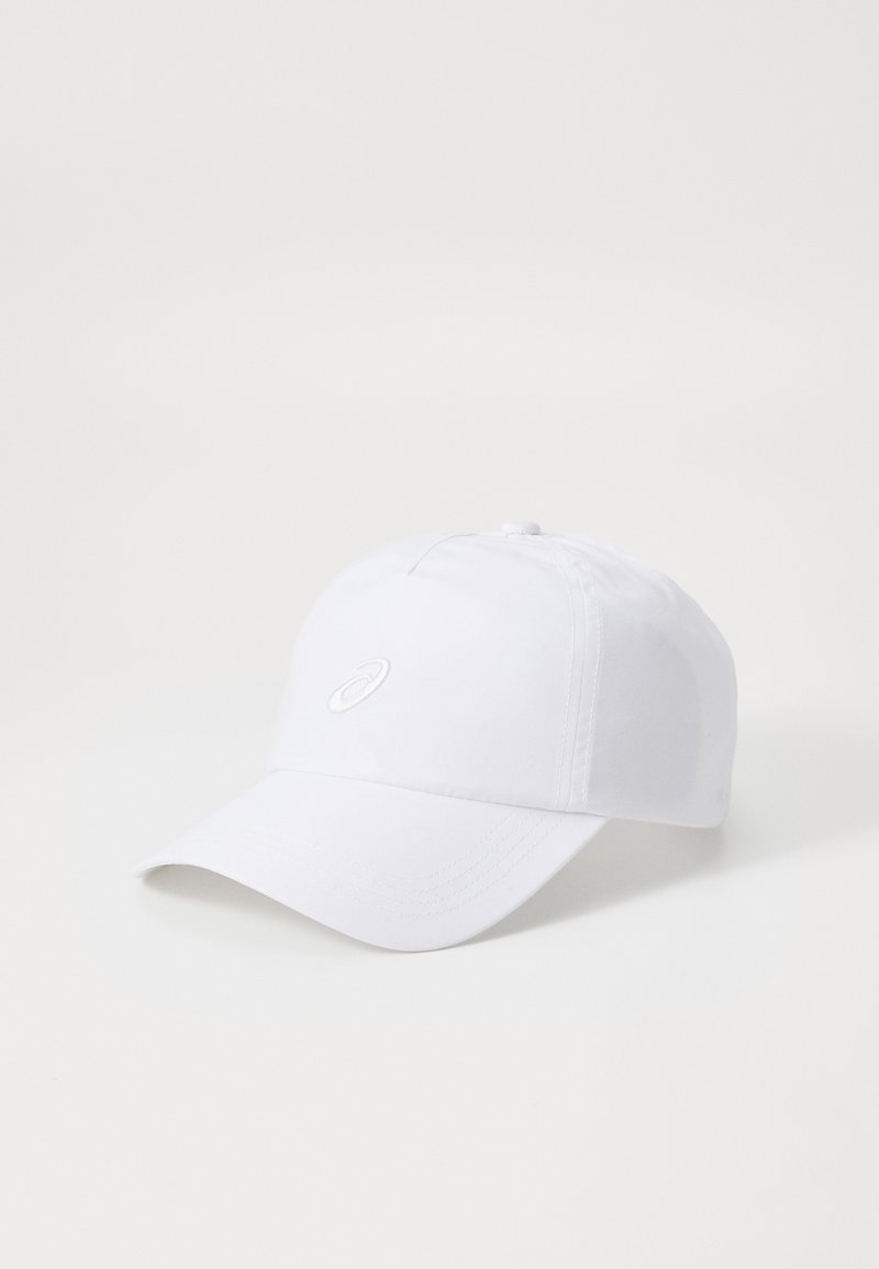 Casquette de baseball blanche en tissu, avec une couronne arrondie et une visière courbée. Présente un petit logo brodé à l'avant.