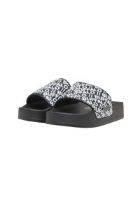 Paire de sandales slides noires avec des semelles épaisses et des larges brides couvertes de texte blanc répétant le mot "BUFFALO".