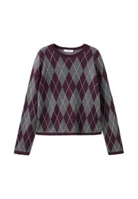 Pulover cu mâneci lungi, guler rotund și croială scurtă, cu model argyle în gri și burgund. Prezintă contururi albe în formă de diamant și tiv cu reținere.