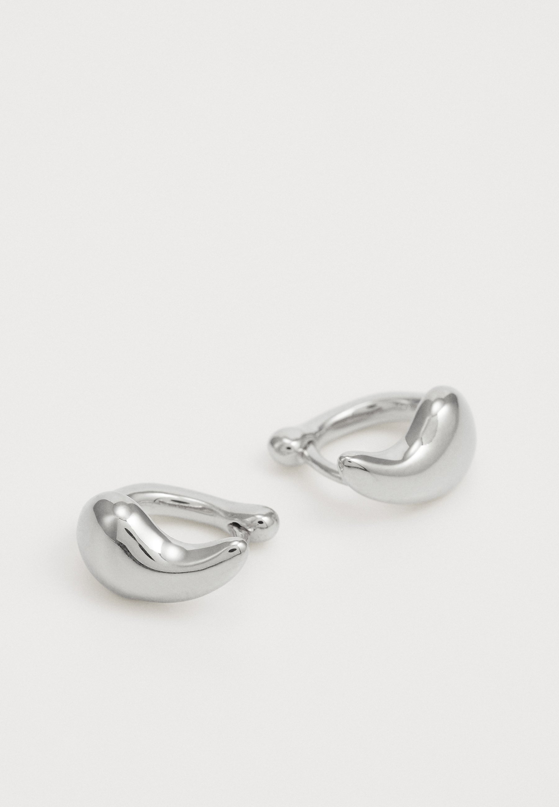 Maria Black SAGENE TRAIL HUGGIE - Øreringe - silver-coloured