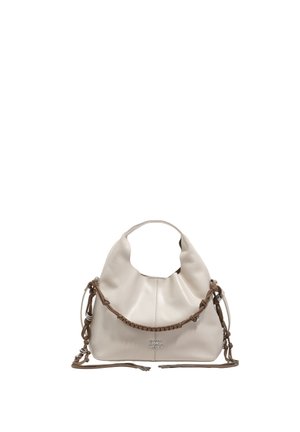 Koženková kabelka krémovej farby s jemnými záhybmi, pleteným hnedým remienkom so striebornými detailmi a logom "Bimba Y Lola" na prednej strane.