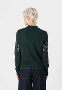 VILA VIFROST HIGH NECK CHRISTMAS - Pulóver - pine grove/gold