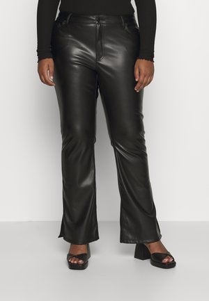 Vero Moda Curve VMSELMA FLARED PANTS - Παντελόνι - black